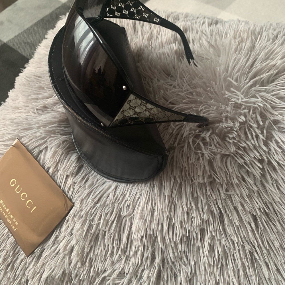 Gucci Black and Silver Sunglasses